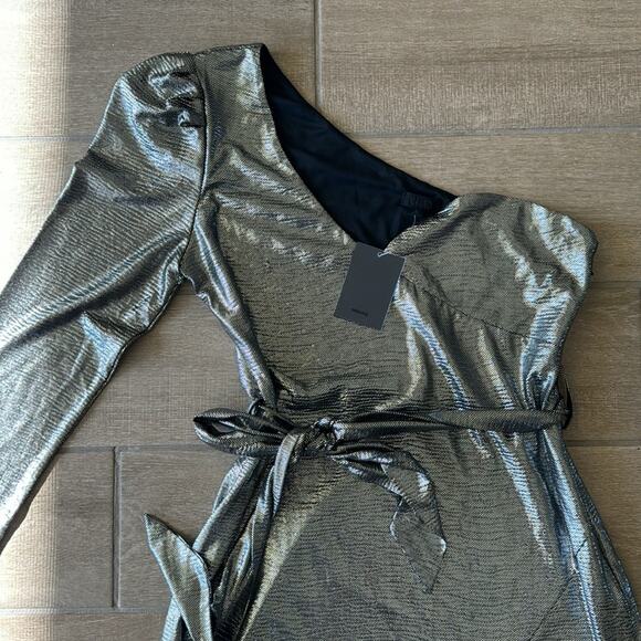 NBD Revolve Aoki Dress in Silver SIZE: L - Picture 5 of 8